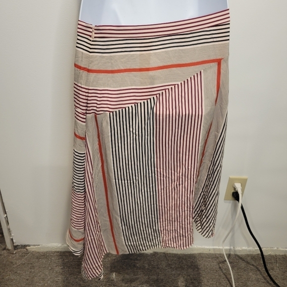 Joie size 4 asymmetrical red/black stripes skirt - Picture 3 of 5